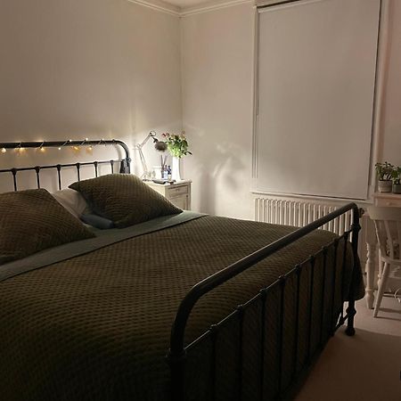 3 Bed Home Sleeps 6 Free Parking Hove Esterno foto