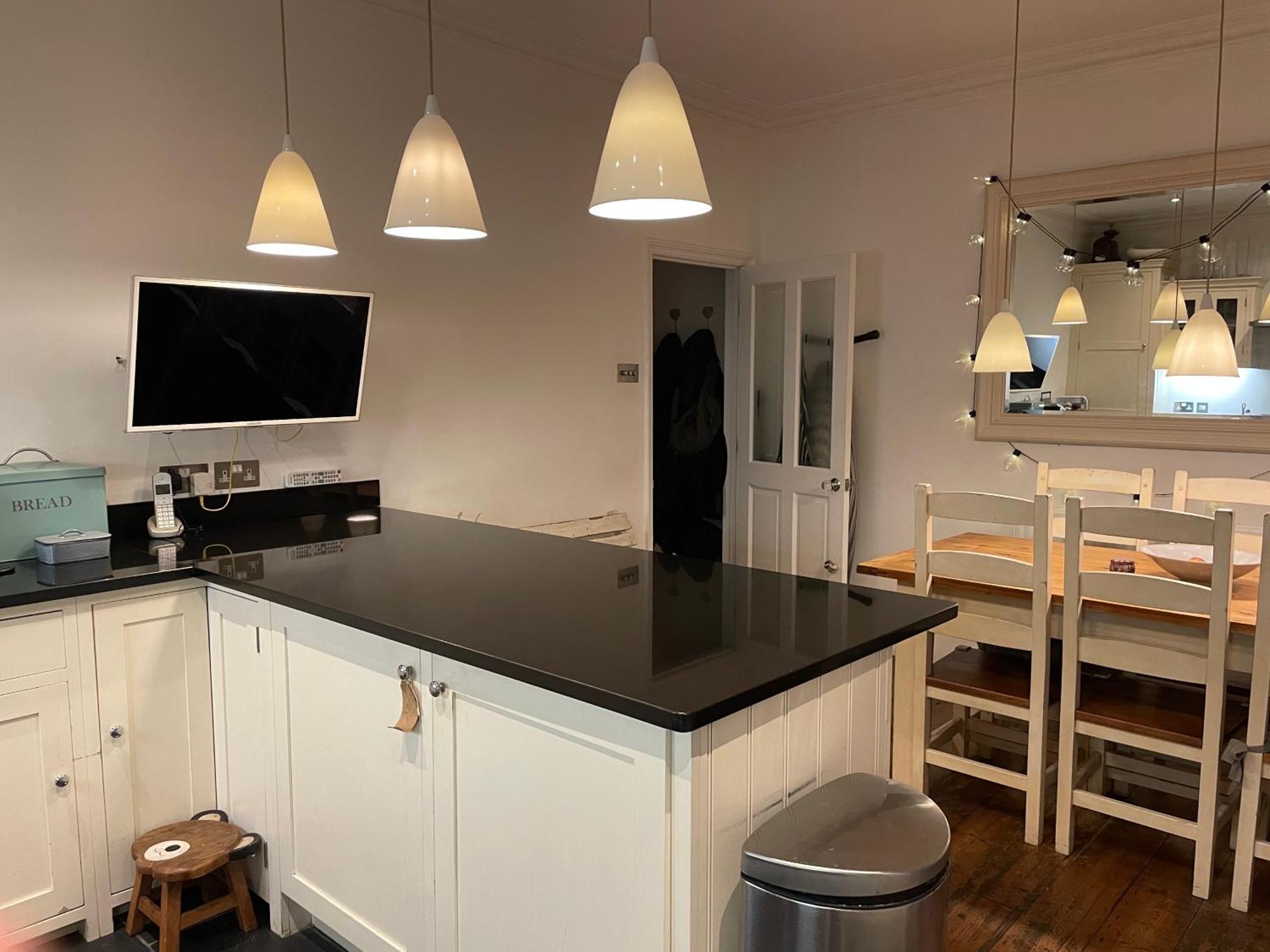3 Bed Home Sleeps 6 Free Parking Hove Esterno foto